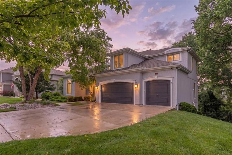 9920 Skyview Ln, Lenexa, KS 66220