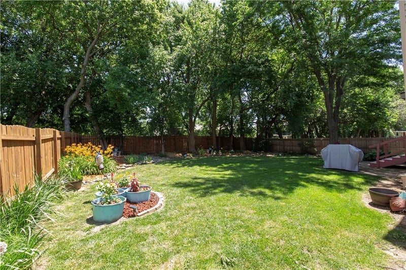 11629 Bond St, Overland Park, KS 66210