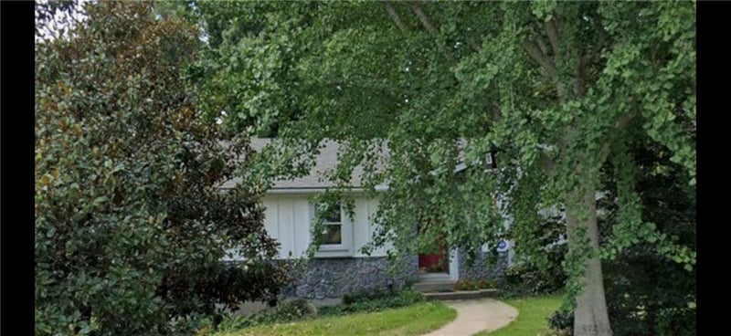 5925 Haskins St, Shawnee, KS 66216