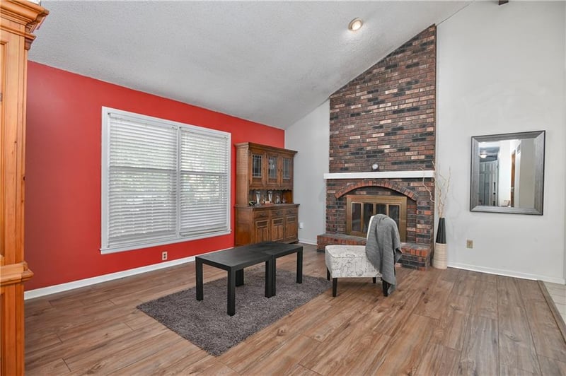 8515 Pomona Ave, Kansas City, MO 64152