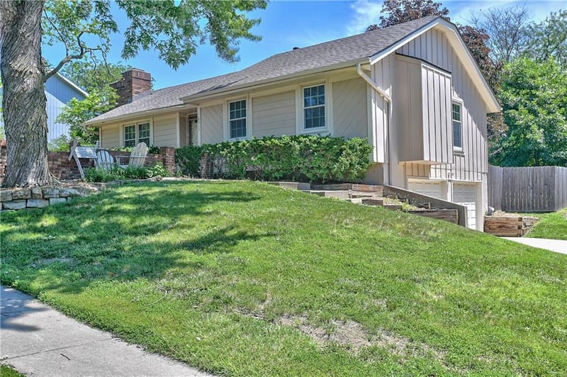8515 Pomona Ave, Kansas City, MO 64152
