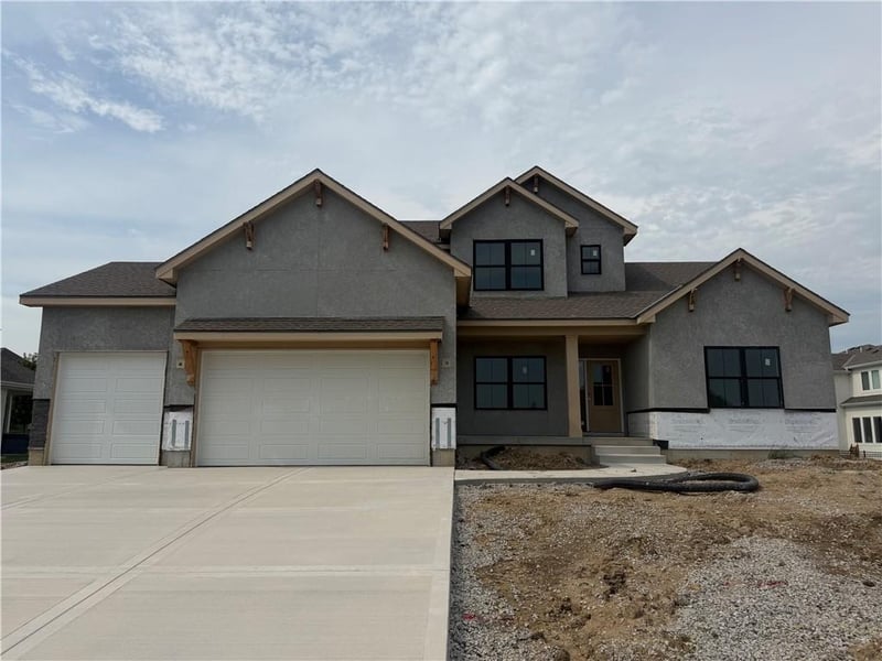 3024 NE 102nd St, Kansas City, MO 64155