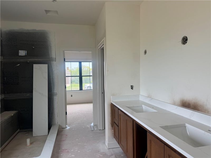 3024 NE 102nd St, Kansas City, MO 64155