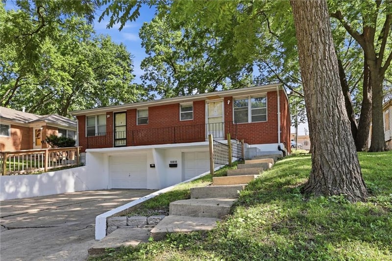 10819 Westport Rd, Independence, MO 64052