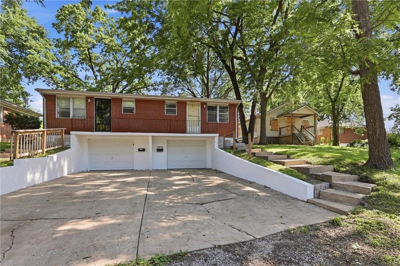 10819 Westport Rd, Independence, MO 64052
