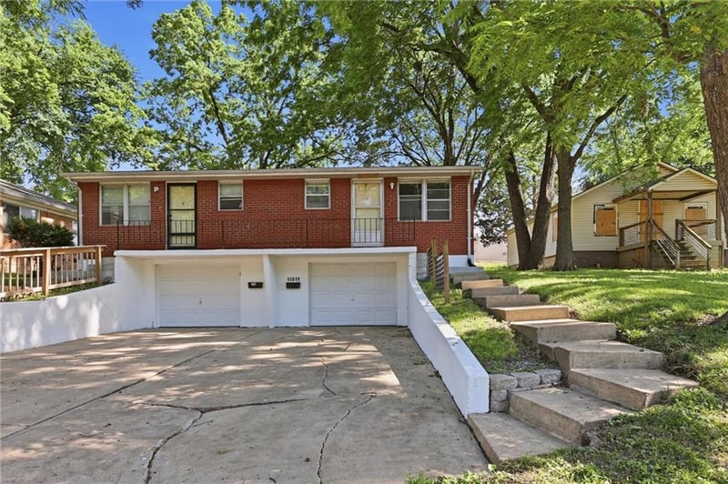 10819 Westport Rd, Independence, MO 64052