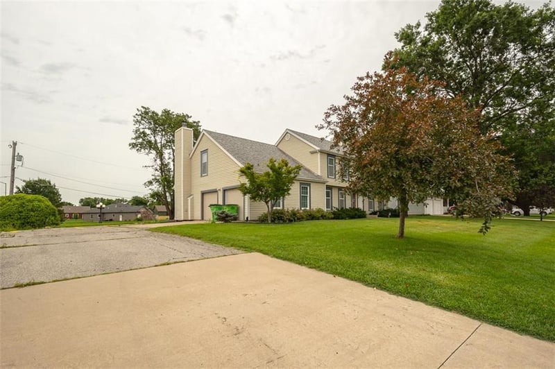 1701 Ash St, Ottawa, KS 66067