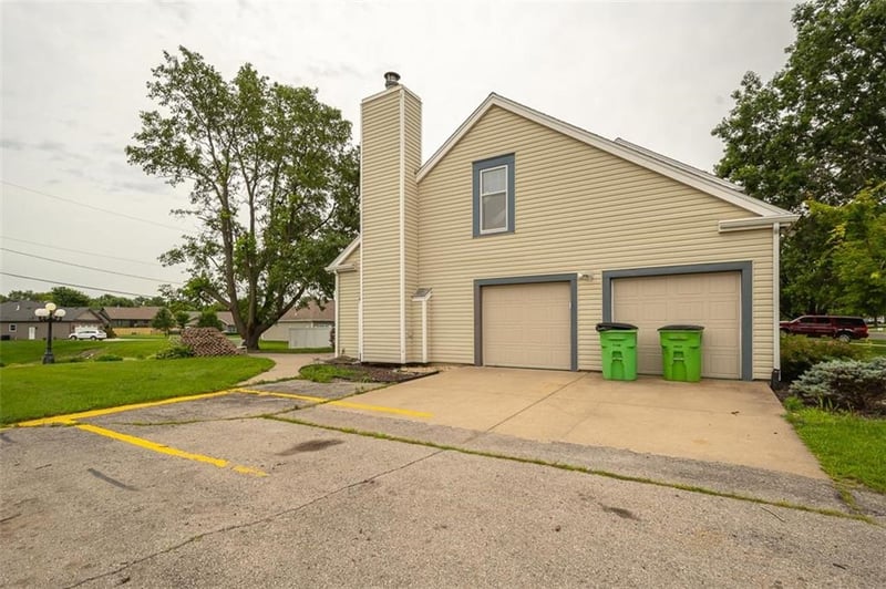 1701 Ash St, Ottawa, KS 66067