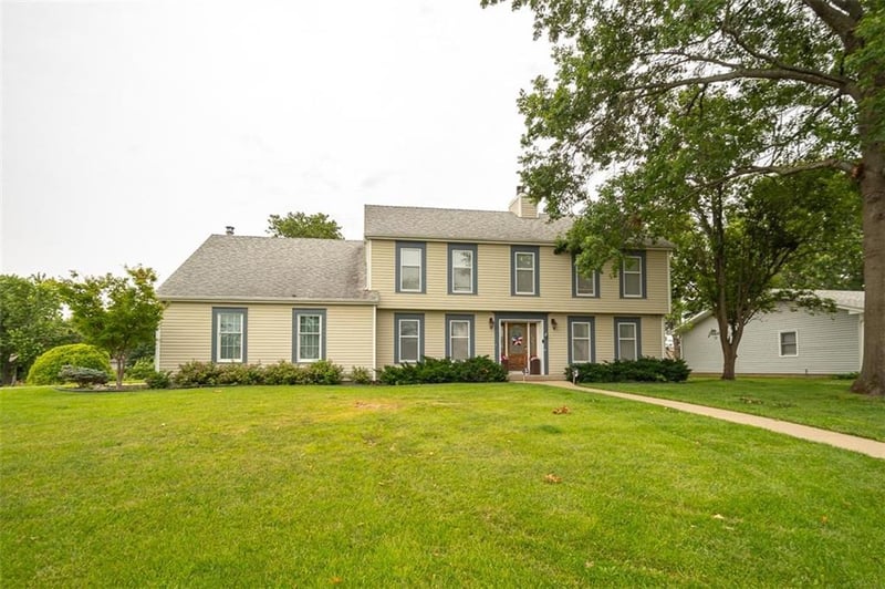 1701 Ash St, Ottawa, KS 66067