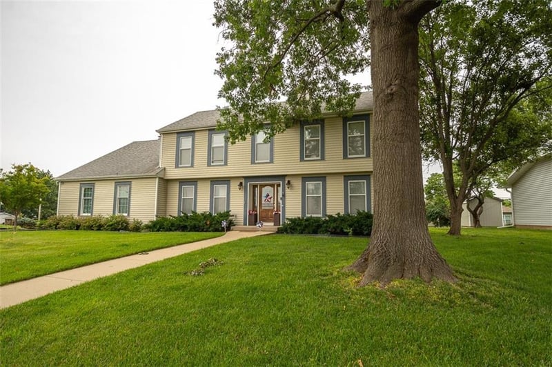 1701 Ash St, Ottawa, KS 66067
