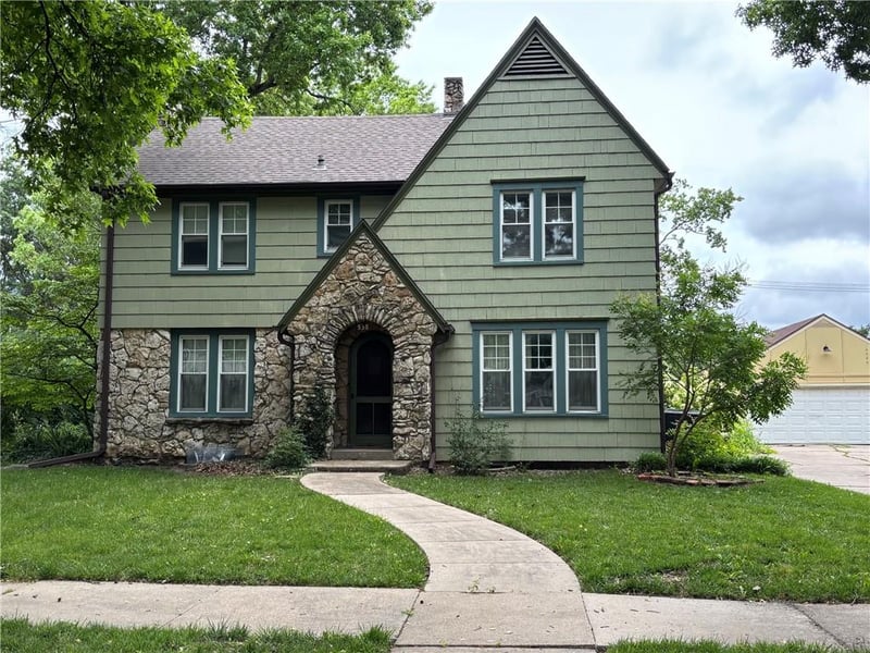 930 Hickory St, Ottawa, KS 66067