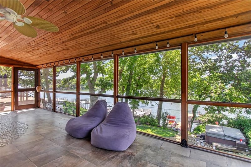 31 H St, Lake Lotawana, MO 64086