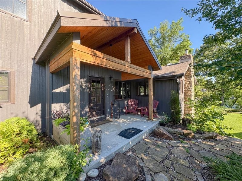 31 H St, Lee's Summit, MO 64086