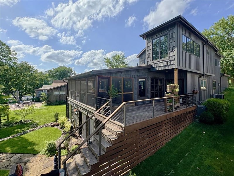 31 H St, Lee's Summit, MO 64086
