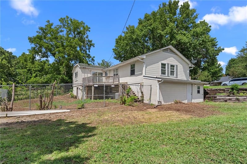506 Bynum Rd, Lone Jack, MO 64070