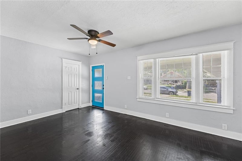 4243 Agnes Ave, Kansas City, MO 64130