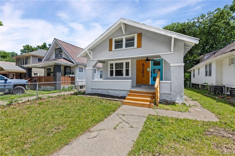 4243 Agnes Ave, Kansas City, MO 64130