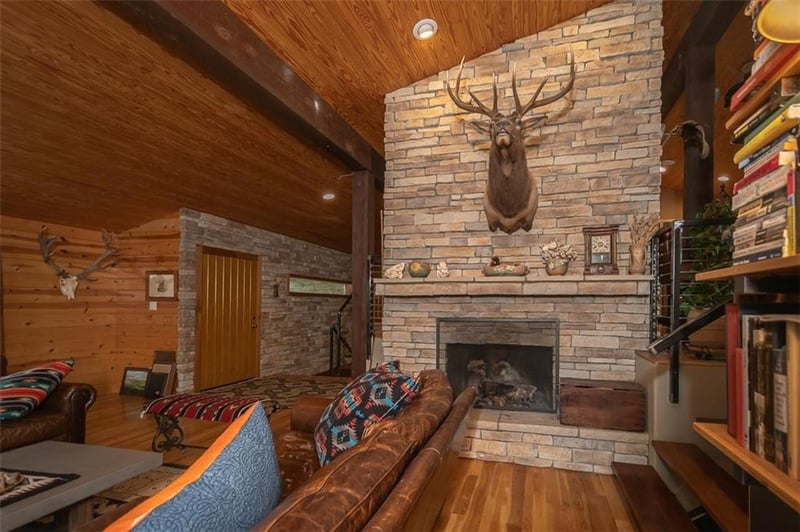 364 1600 Rd, Baldwin City, KS 66006