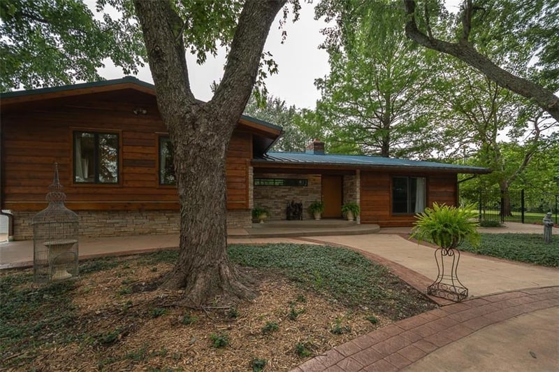 364 1600 Rd, Baldwin City, KS 66006