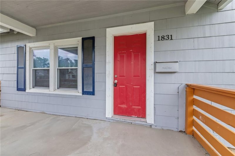 1831 E 68th St, Kansas City, MO 64132