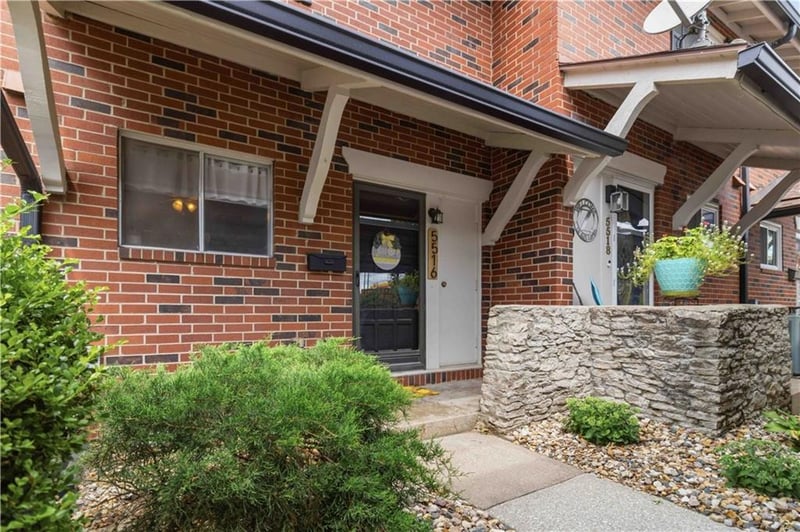 5516 97th St, Overland Park, KS 66207