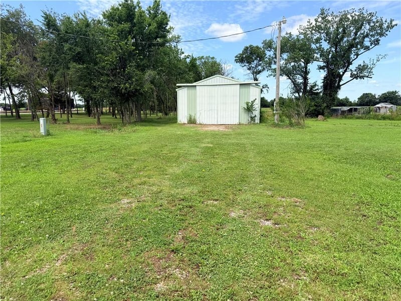 20156 43 Hw, Moundville, MO 64771