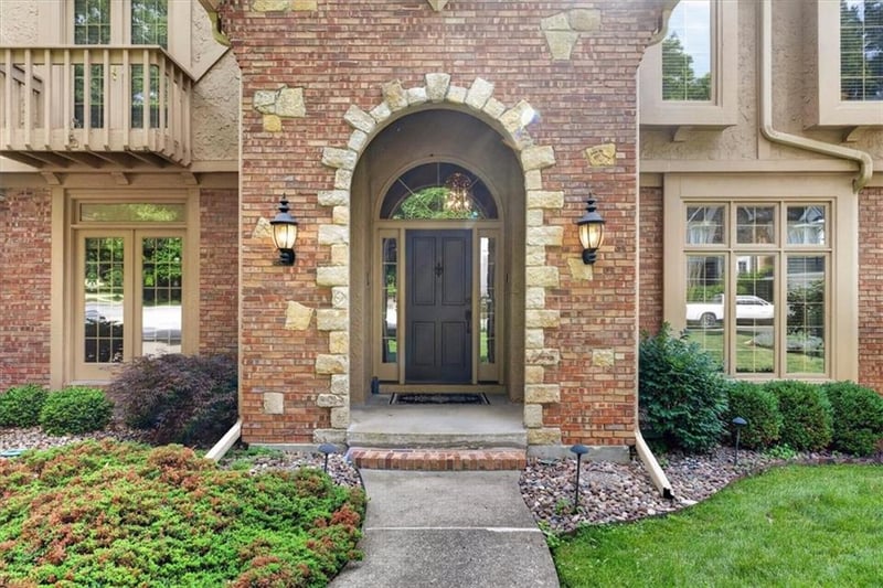 6150 Mattox Rd, Kansas City, MO 64151