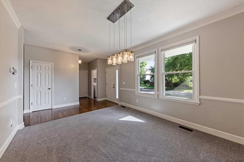 11207 W 116th Ter, Overland Park, KS 66210