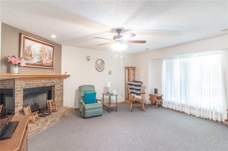 1213 Fox Run Dr, Warrensburg, MO 64093