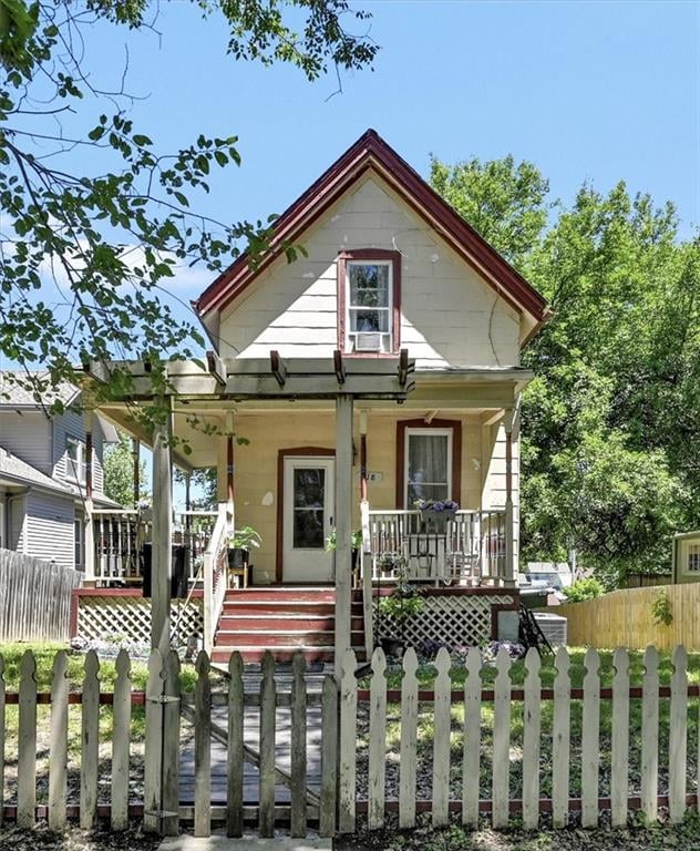 718 Broadway St, Leavenworth, KS 66048