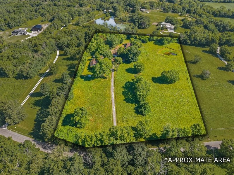 13424 Henson Rd, Holt, MO 64048