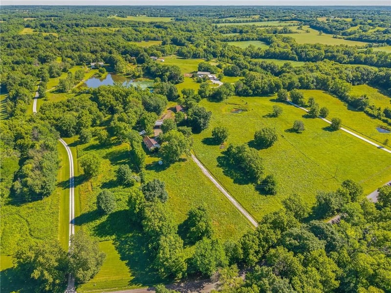 13424 Henson Rd, Holt, MO 64048