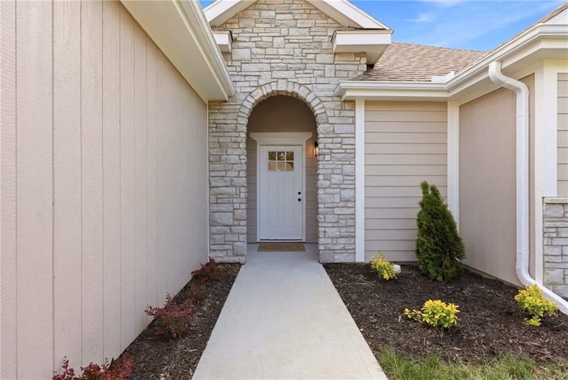 328 51st Rd, Warrensburg, MO 64093