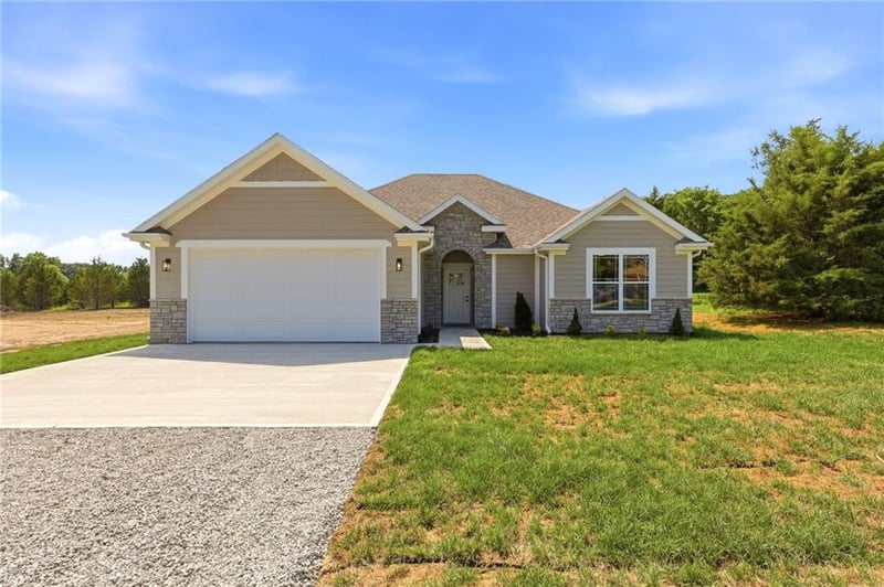 328 51st Rd, Warrensburg, MO 64093