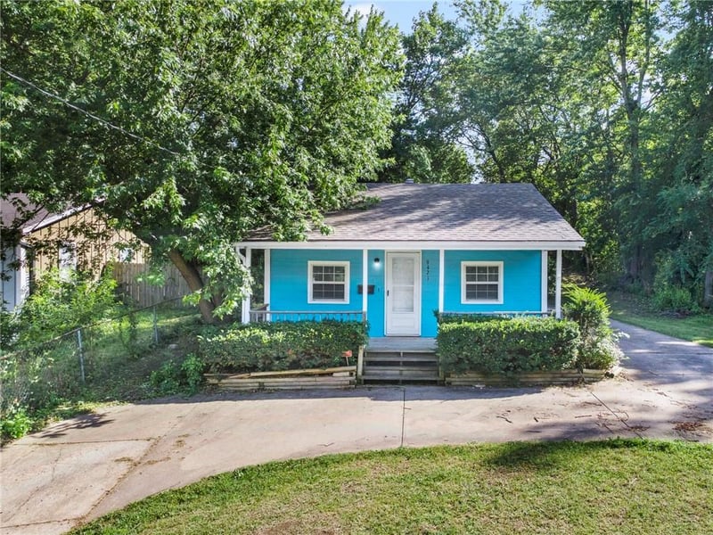 9421 67th Ter, Raytown, MO 64133