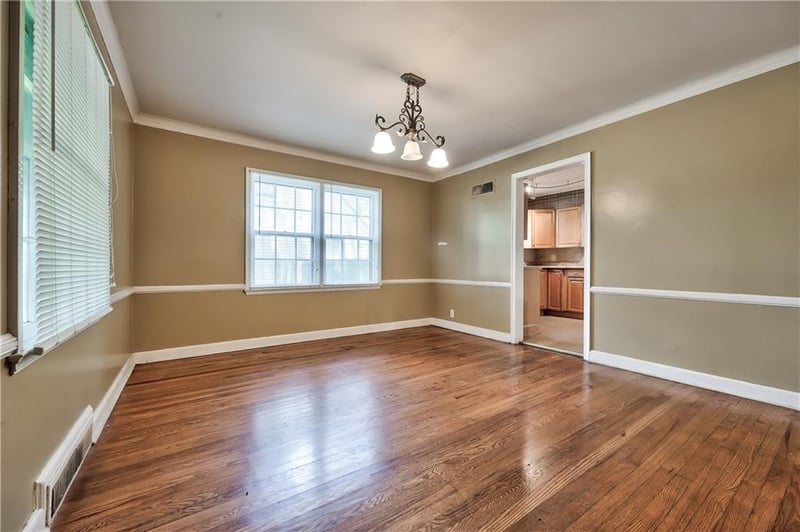 8037 Jefferson St, Kansas City, MO 64114
