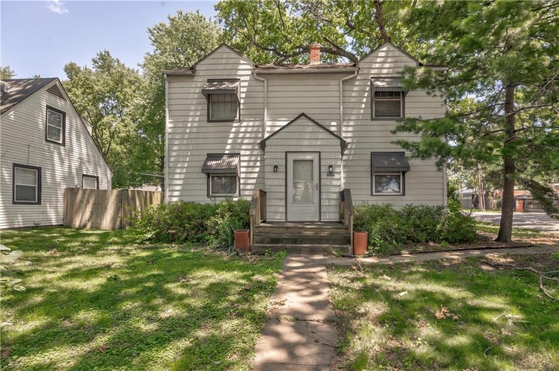 8037 Jefferson St, Kansas City, MO 64114