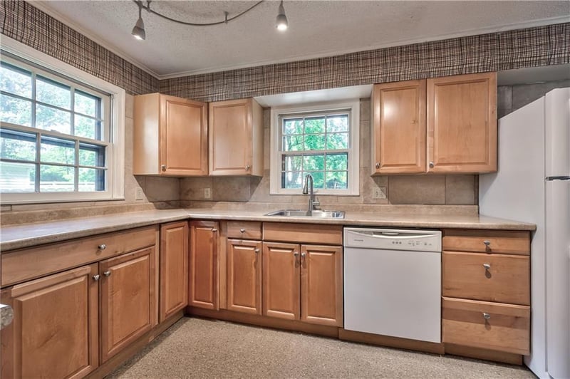 8037 Jefferson St, Kansas City, MO 64114