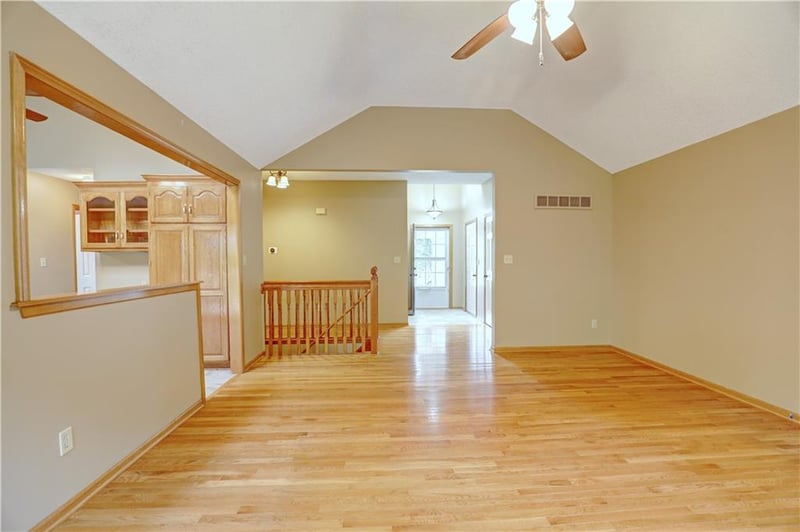 205 Breon Bay St, Lee's Summit, MO 64063