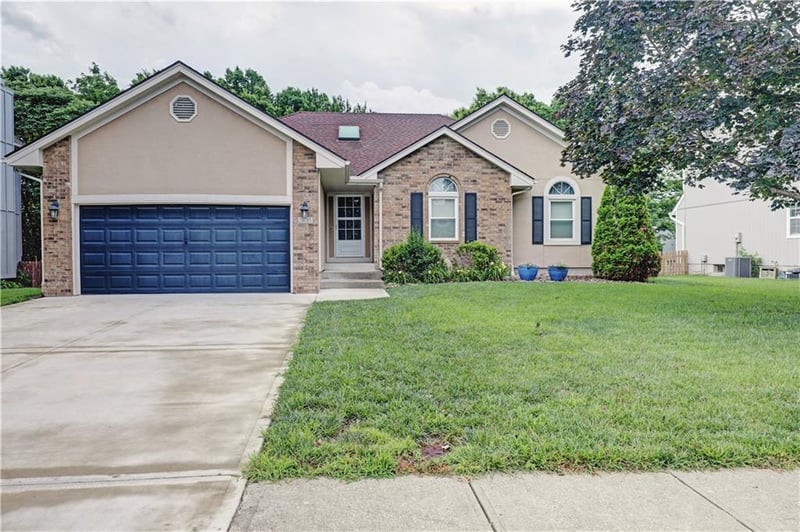 205 Breon Bay St, Lee's Summit, MO 64063