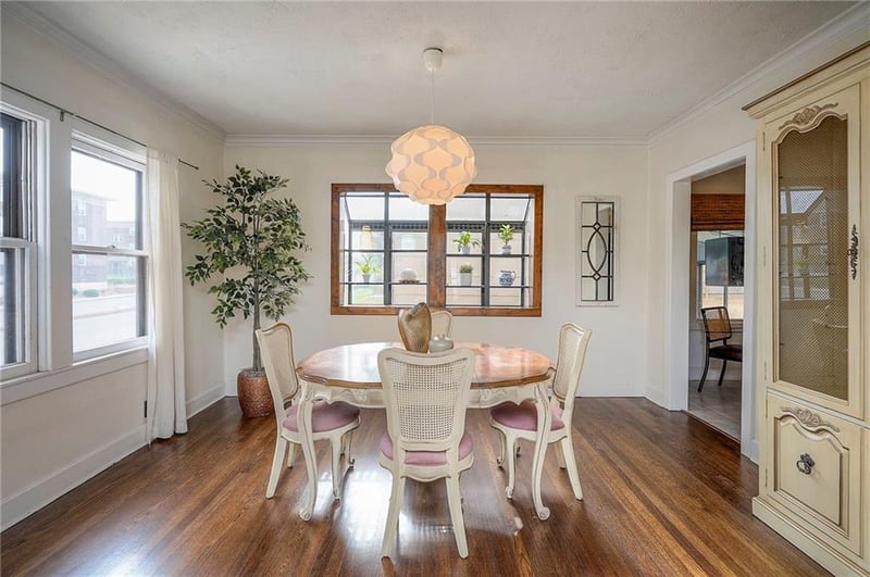 801 Valentine Rd, Kansas City, MO 64111