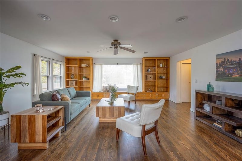 801 Valentine Rd, Kansas City, MO 64111