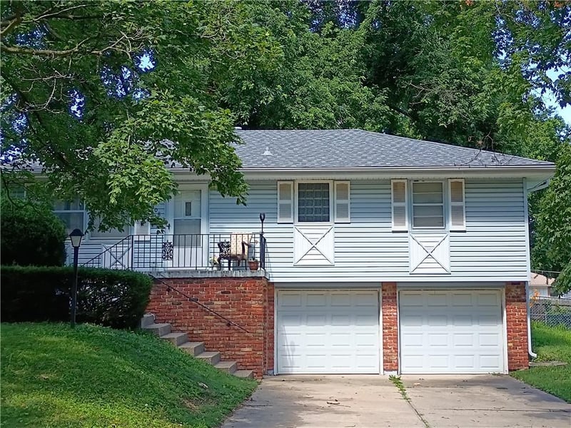 308 5 St, Blue Springs, MO 64014