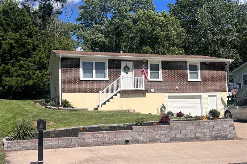 2220 Millwood Dr, Atchison, KS 66002