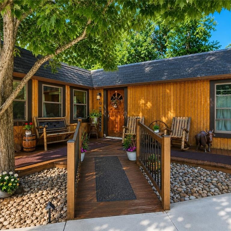 10 Oak Knoll Ct, Linn Valley, KS 66040