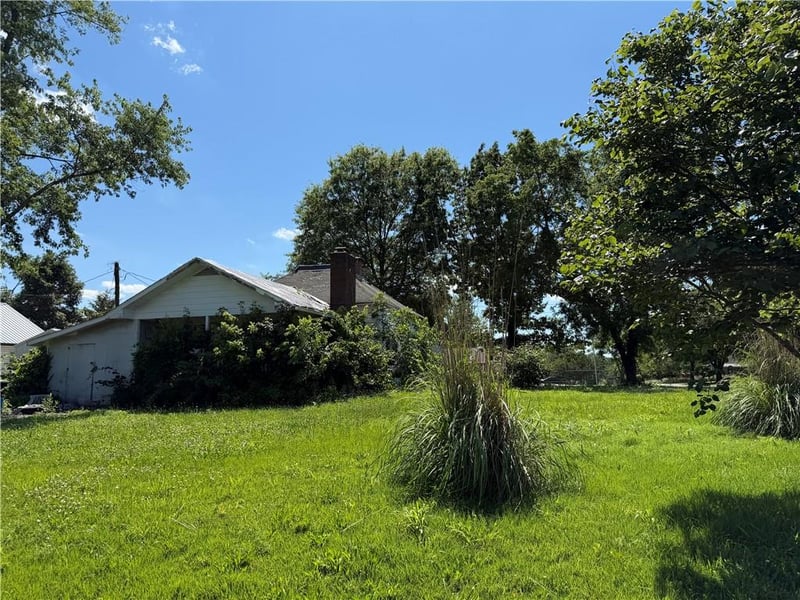 Summer St, El Dorado Springs, MO 64744