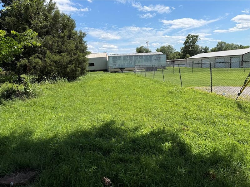 Summer St, El Dorado Springs, MO 64744