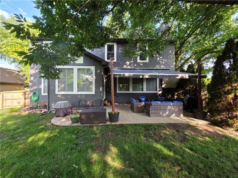 200 Shoreline Dr, Louisburg, KS 66053