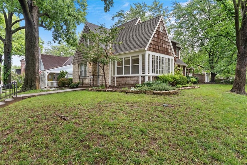 6849 Oak Ter, Kansas City, MO 64113