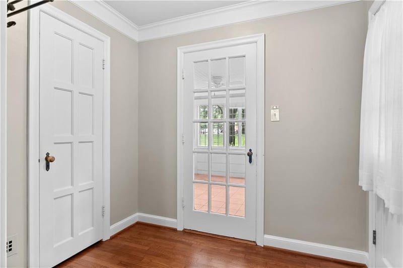 6849 Oak Ter, Kansas City, MO 64113